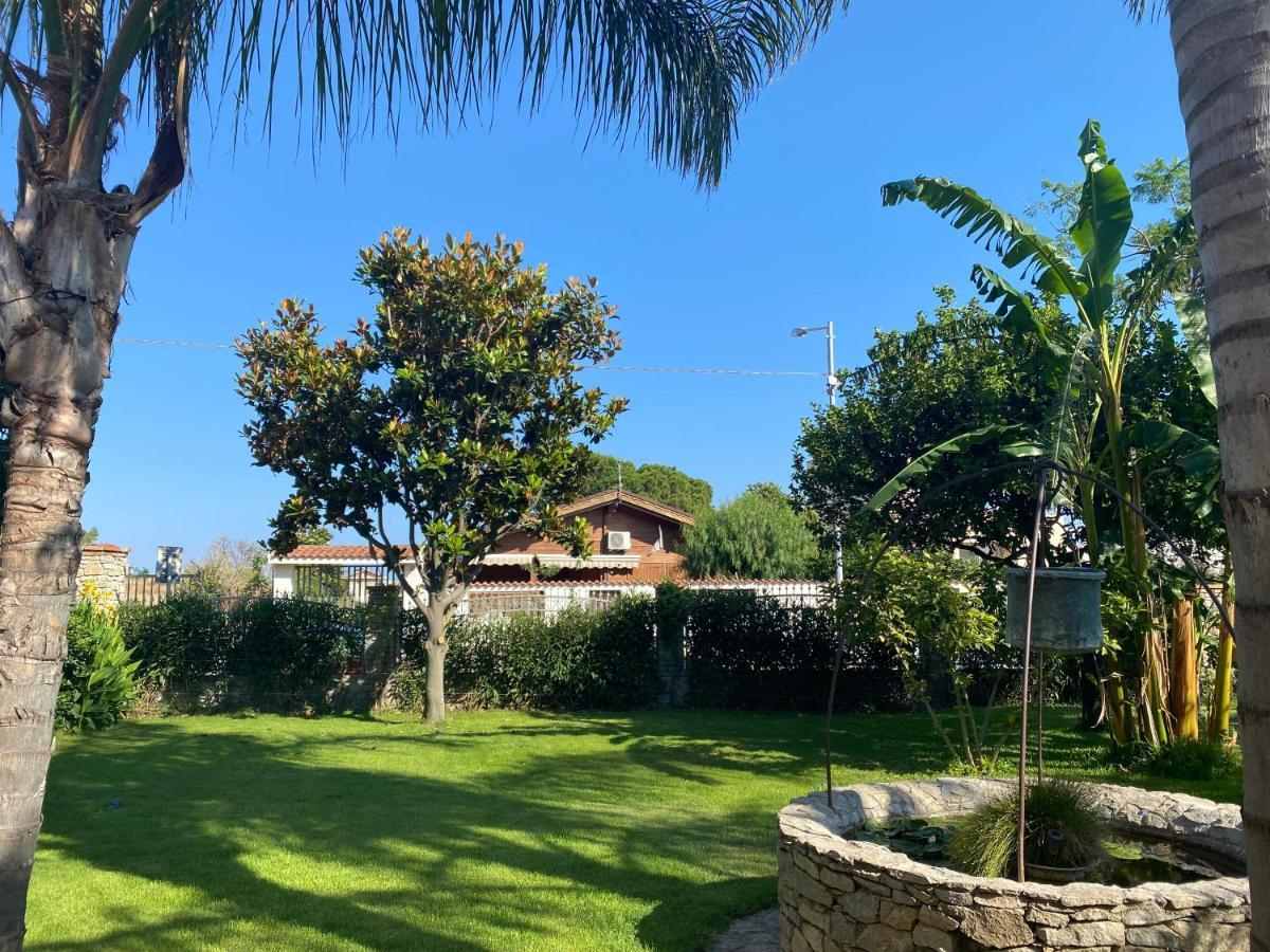 B&B Il Giardino Delle Meraviglie Melito Di Porto Salvo Eksteriør billede