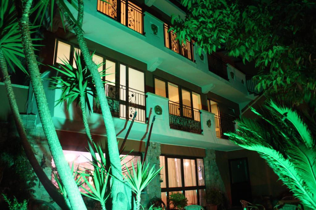 B&B Il Giardino Delle Meraviglie Melito Di Porto Salvo Eksteriør billede